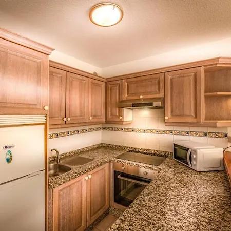 Mango 25 Bahia Del Duque Апартаменты *